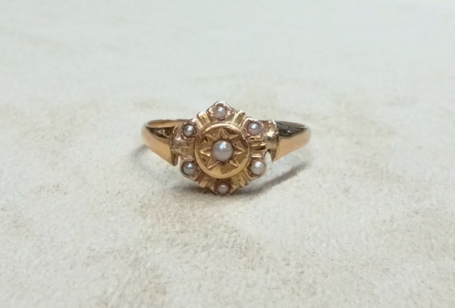 Bague avec perles fines