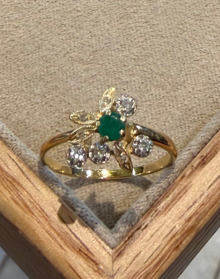 Emerald And Diamond Ring-photo-2
