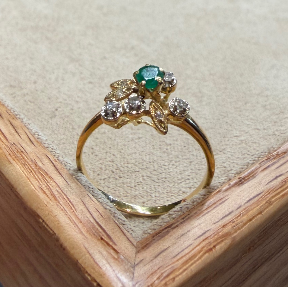 Emerald And Diamond Ring-photo-3