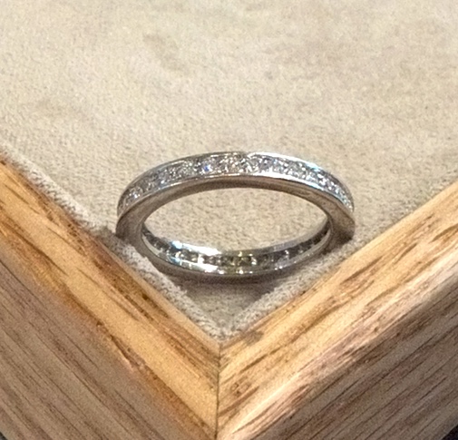 Bague alliance diamants