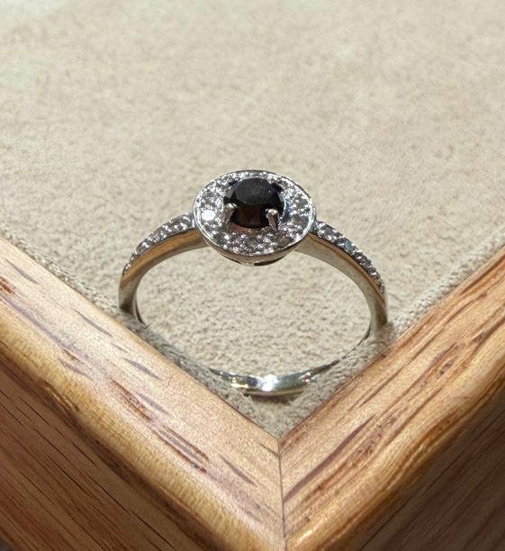 Bague ronde saphir et diamants