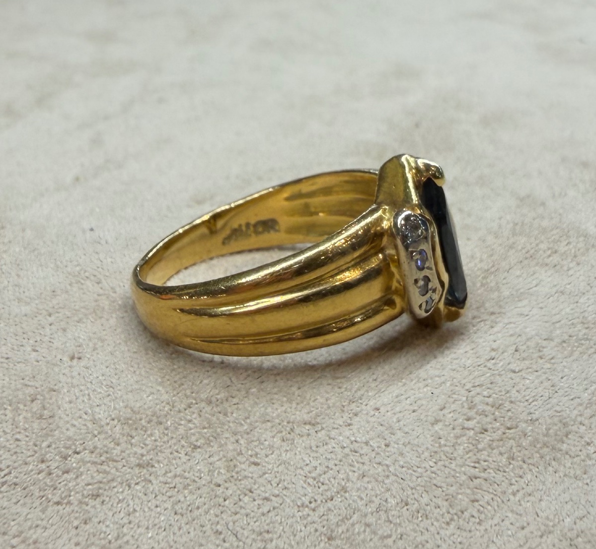 Sapphire And Diamond Ring-photo-4