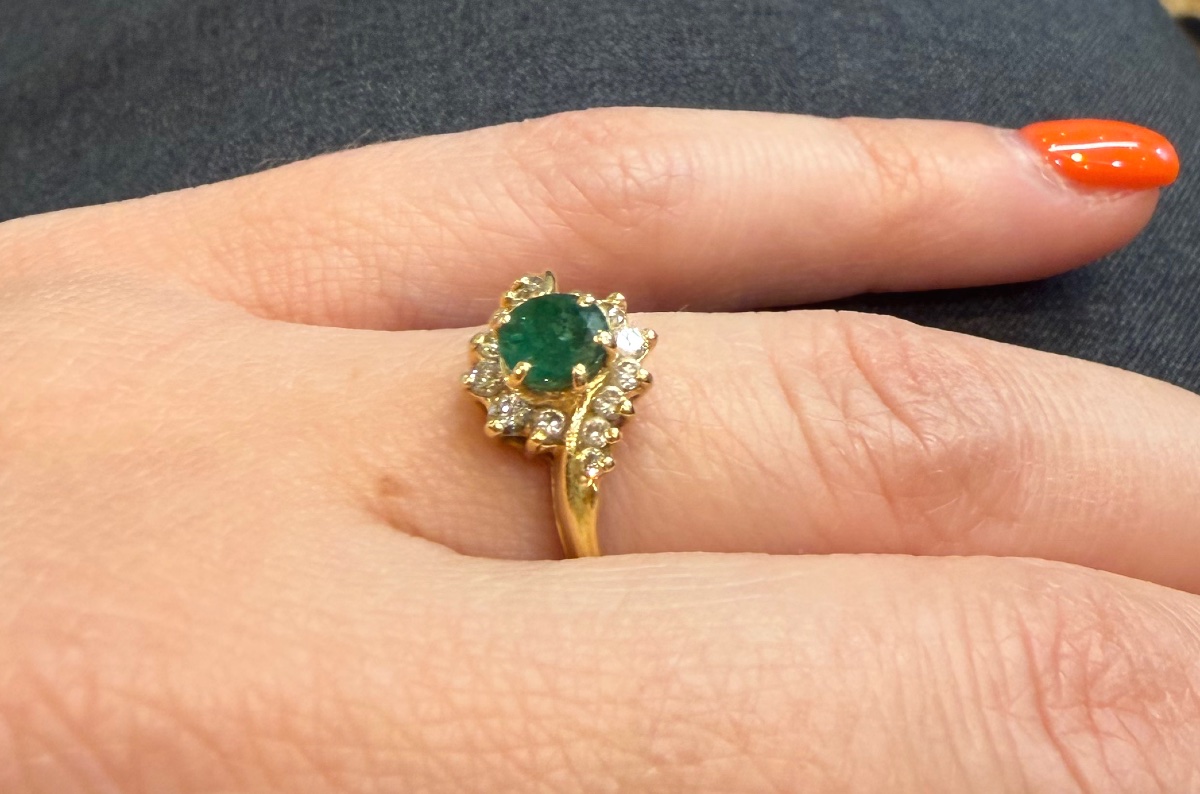 Bague emeraude et diamants-photo-1