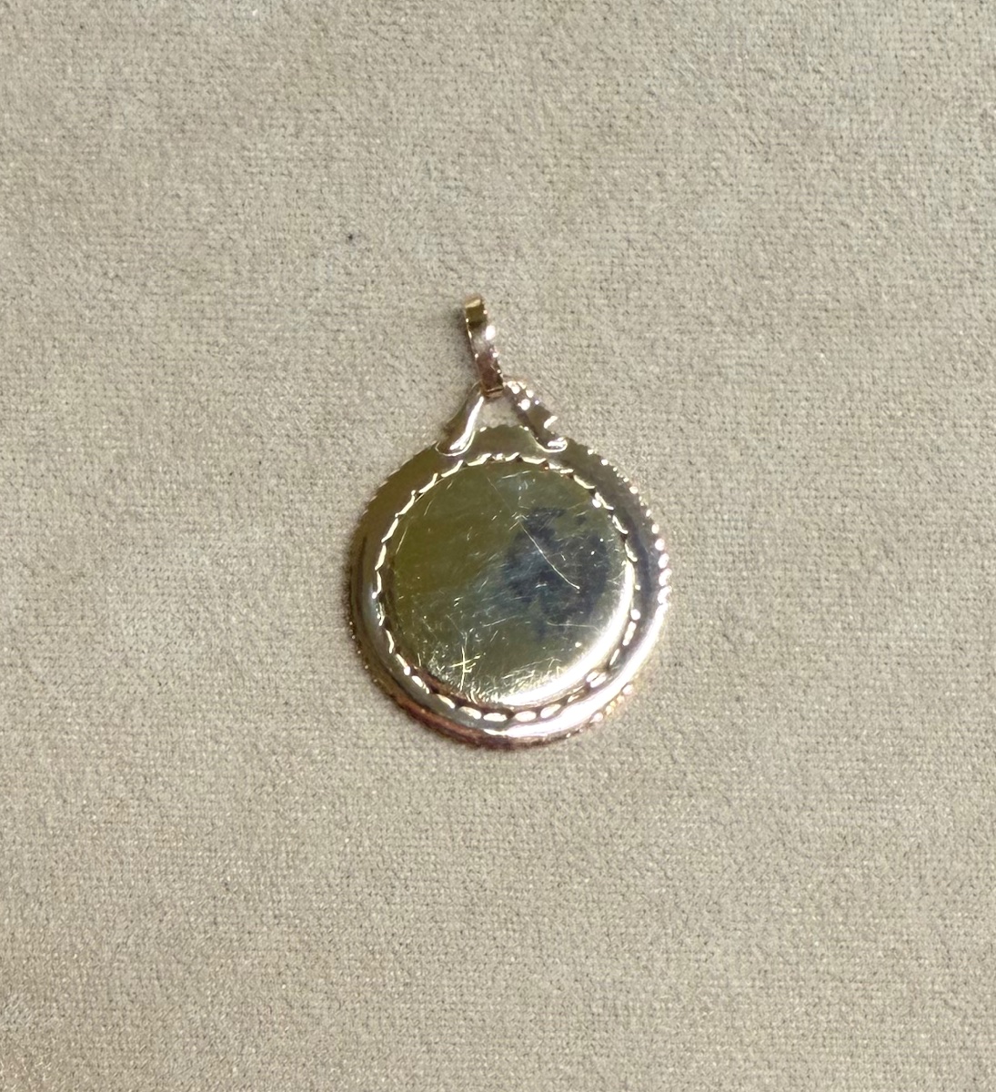 Médaille vierge-photo-3