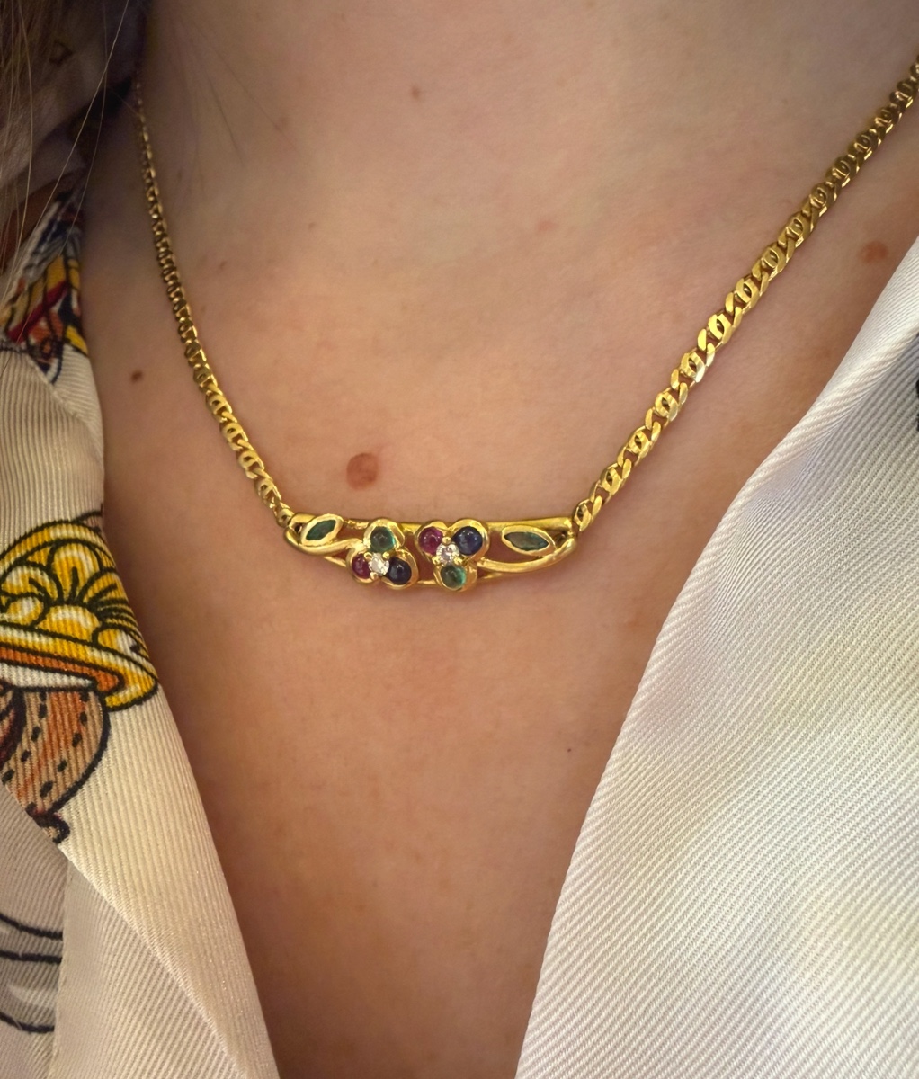 Collier saphirs, emeraudes, rubis et diamants