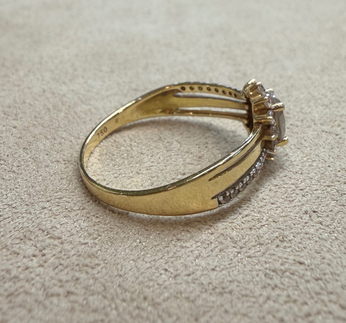 Pompadour Ring-photo-1