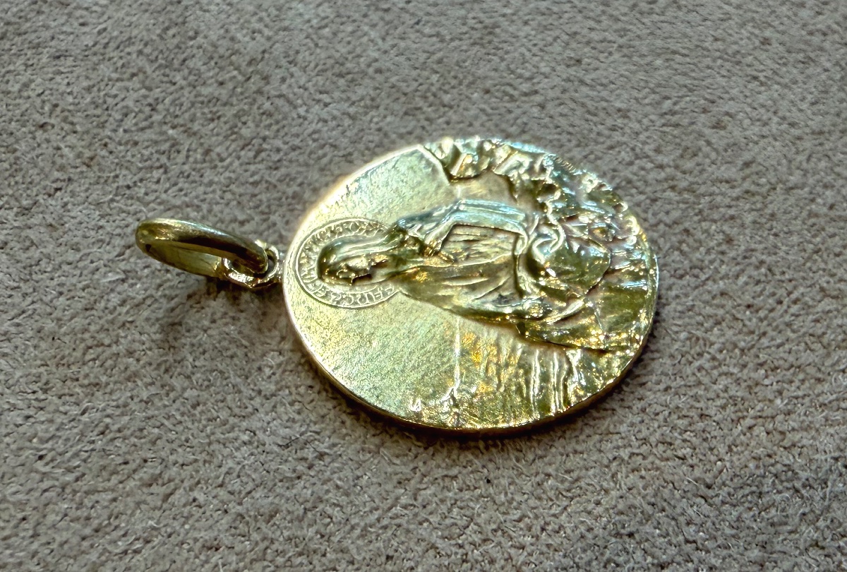 Virgin Medal-photo-3