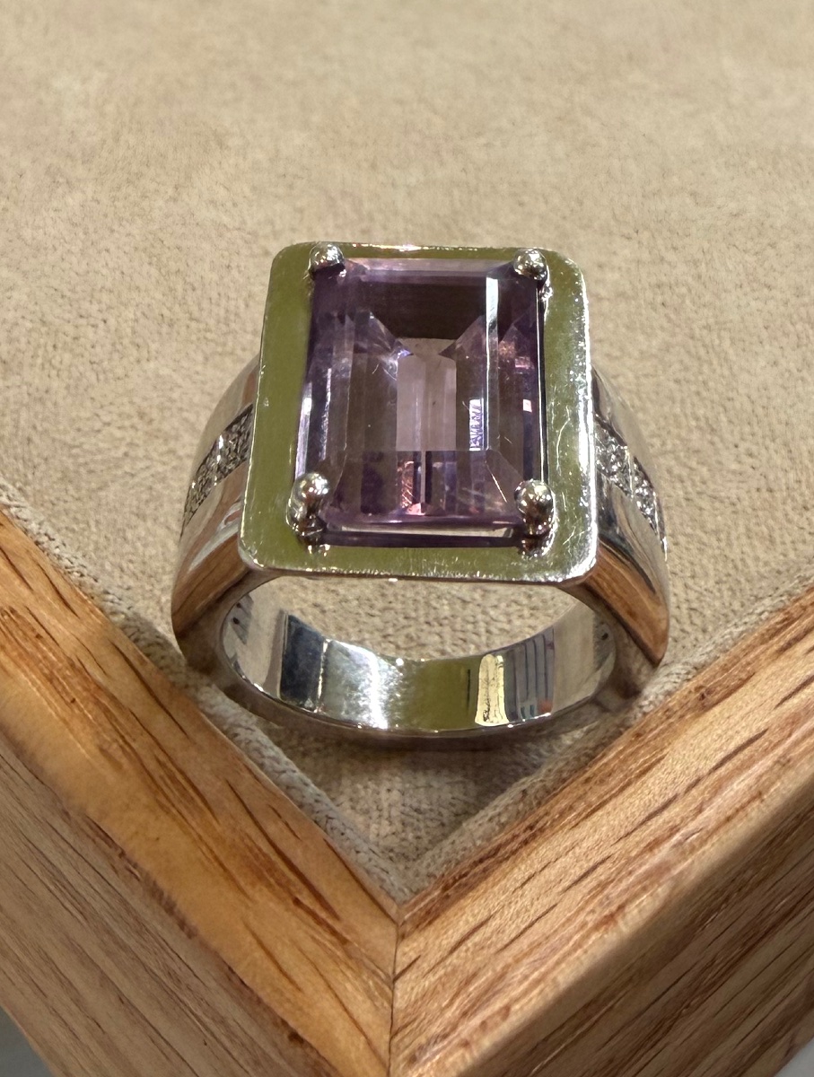 Amethyst And Diamonds Ring-photo-3
