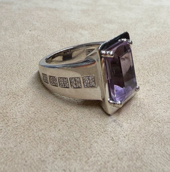 Amethyst And Diamonds Ring