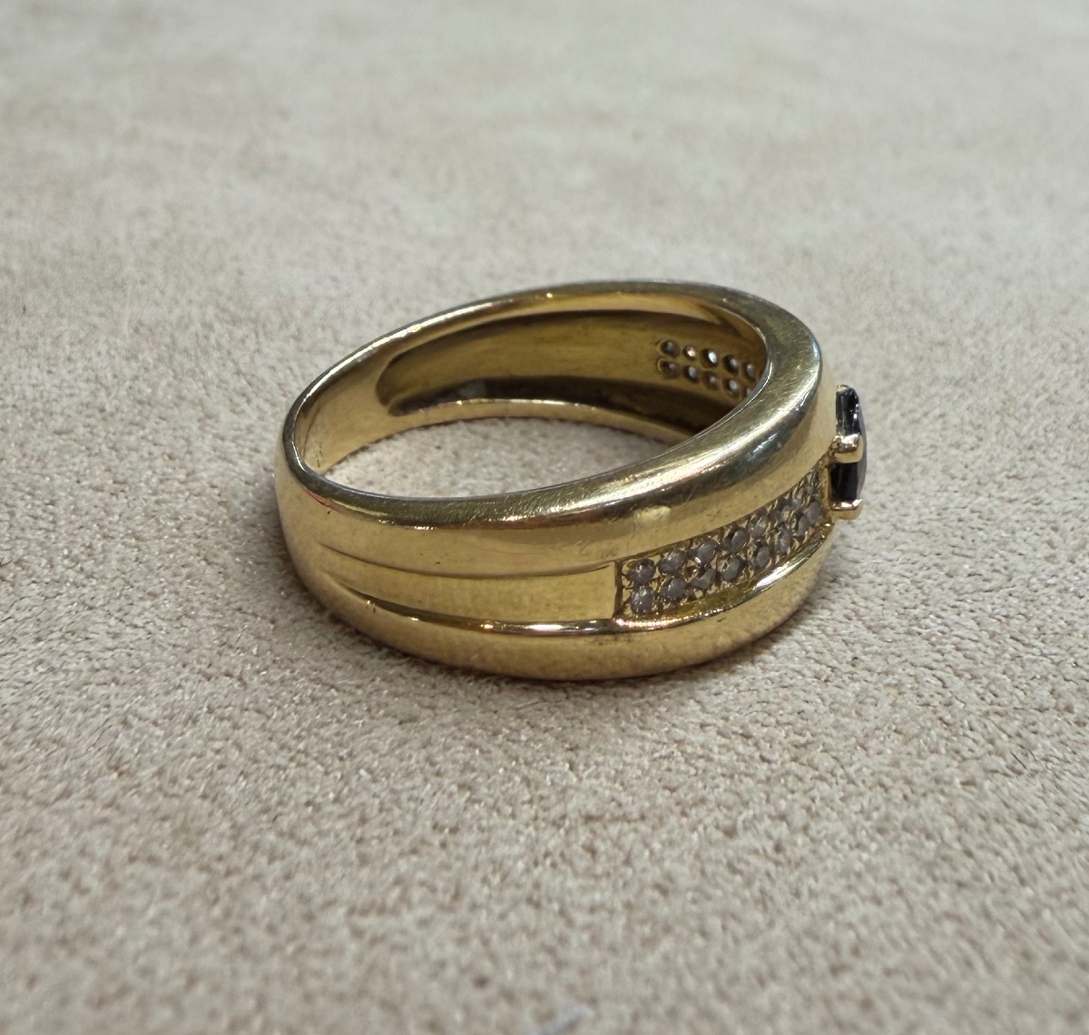 Ring With Sapphire And Diamonds-photo-4