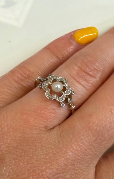Daisy Ring With Pearl And Diamond Roses-photo-4