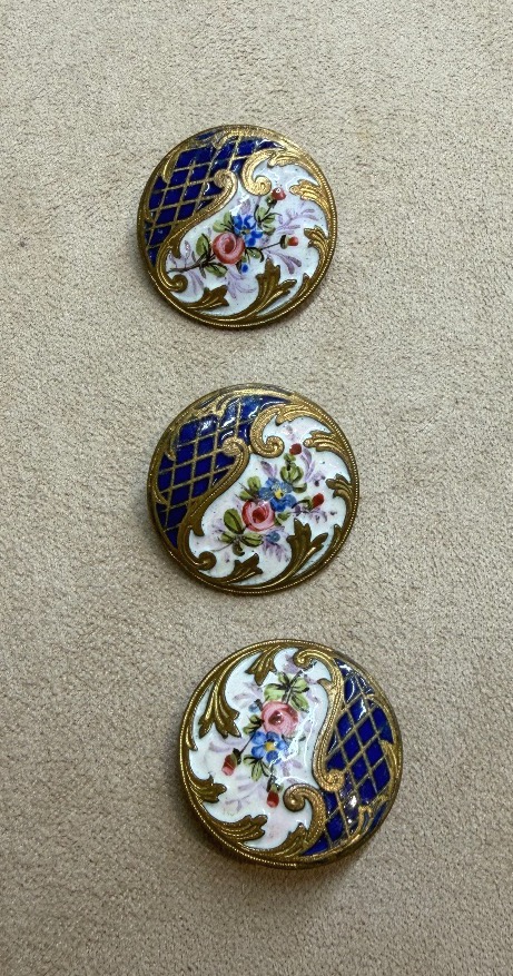 3 Enamel Buttons-photo-2
