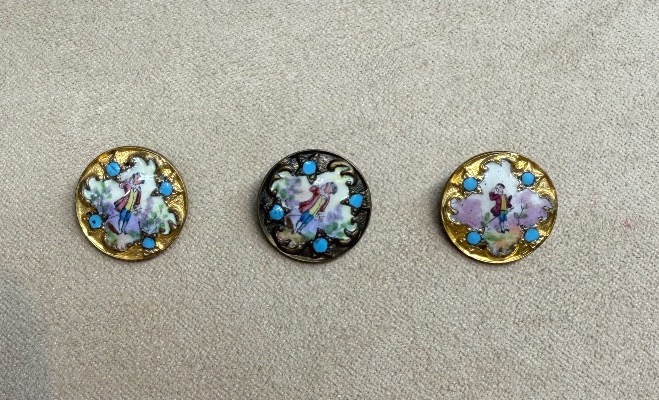 3 Enamel Buttons-photo-3