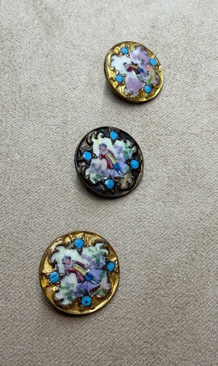 3 Enamel Buttons-photo-4