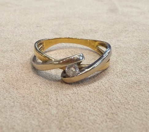 Two-tone Diamond Ring