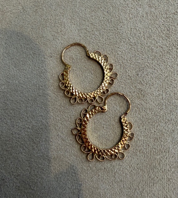 Intricately Crafted Hoop Earrings-photo-4