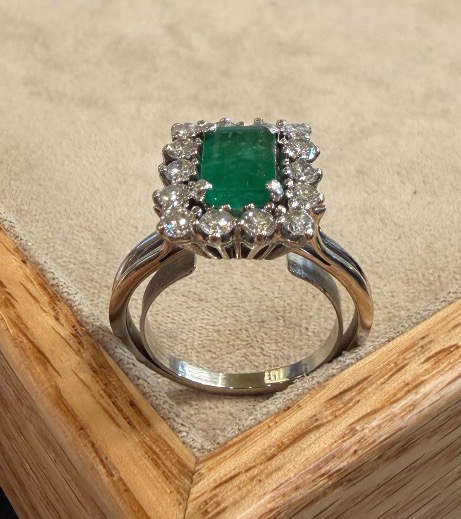 Bague pavage emeraude