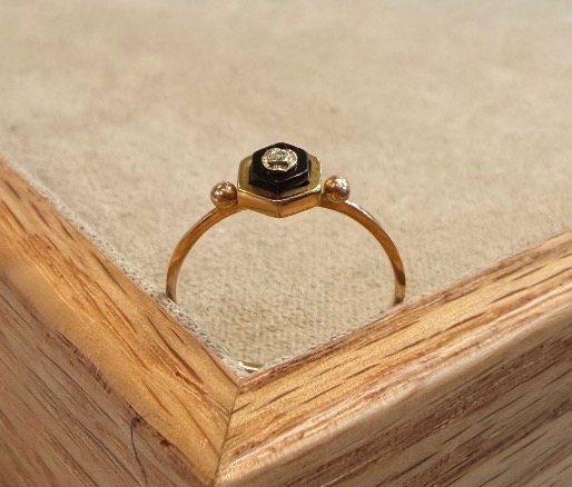 Onyx And Diamond Ring-photo-2