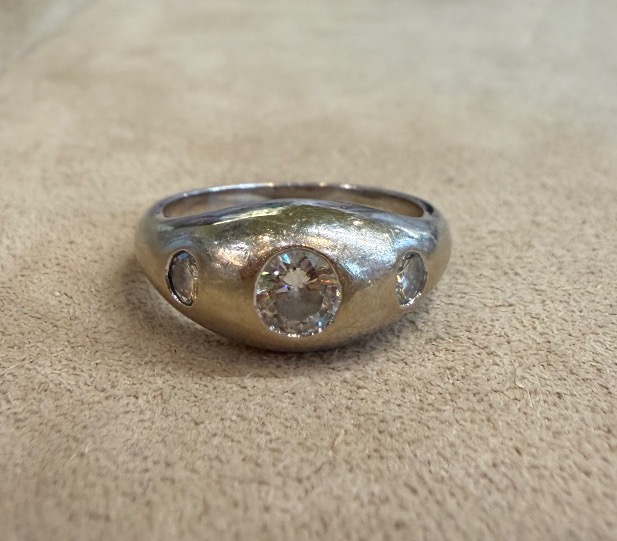 Bague jonc diamants