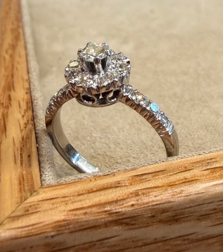 Pompadour Diamond Ring-photo-3