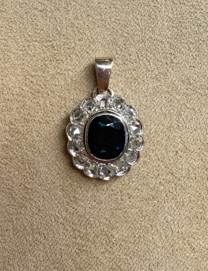 Pompadour Pendant With Sapphire And Diamond Roses