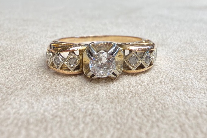 Diamond Ring With Diamond Roses