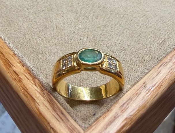 Emerald And Diamond Ring-photo-2