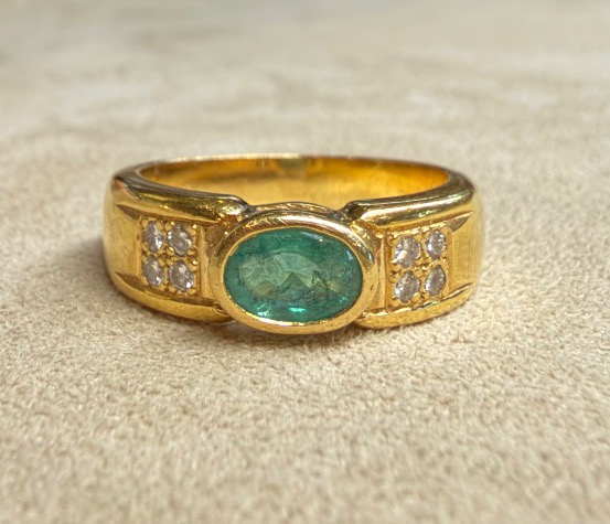 Emerald And Diamond Ring