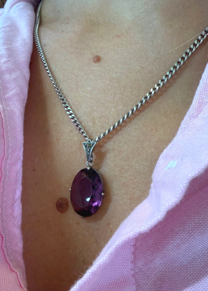 Pendentif pierre violette