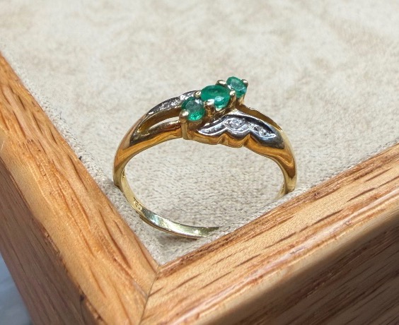 Emerald And Diamond Ring-photo-2