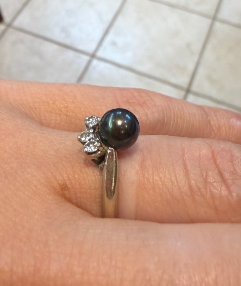 Gray Pearl And Diamond Ring-photo-2