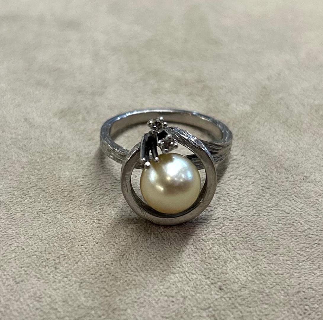 Bague perle et diamants