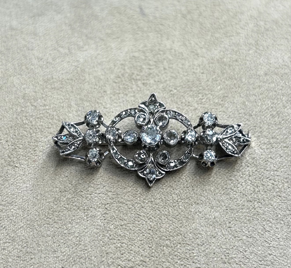 Broche diamants