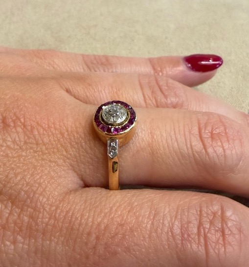 Round Ruby Ring-photo-4