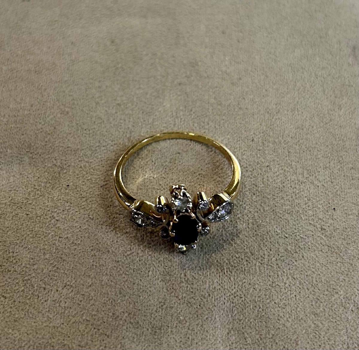 Sapphire & Diamond Ring-photo-1