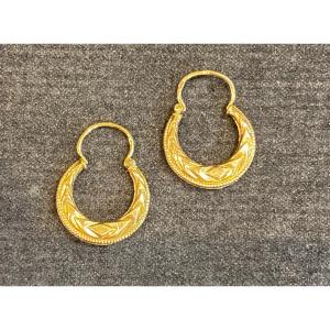 Une Paire De  boucles d’oreilles Créole 