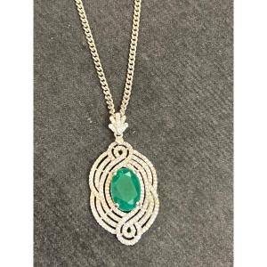 Important Green Agate Necklace