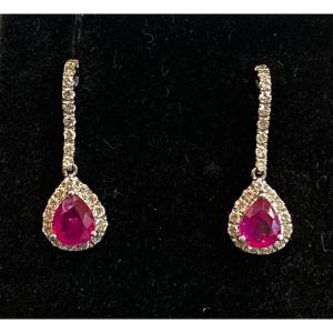 Une Paire De Boucles D’oreilles Rubis Et Diamants 