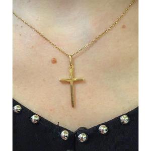 Croix avec reliefs