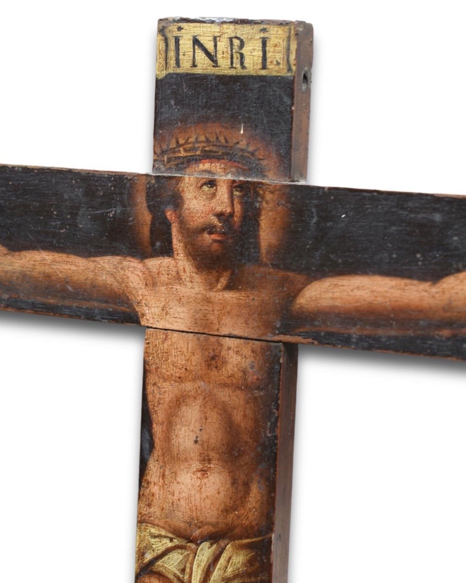 Walnut Crucifix Painted With The Cristo Vivo. Spanish, Mid 17th Century.-photo-3