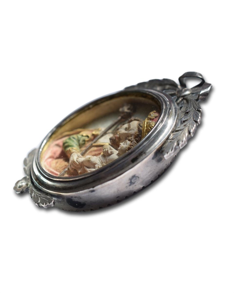 Pendant With A Relief Of Saint Joseph & The Christ Child. Mexican, 18th Century.-photo-4