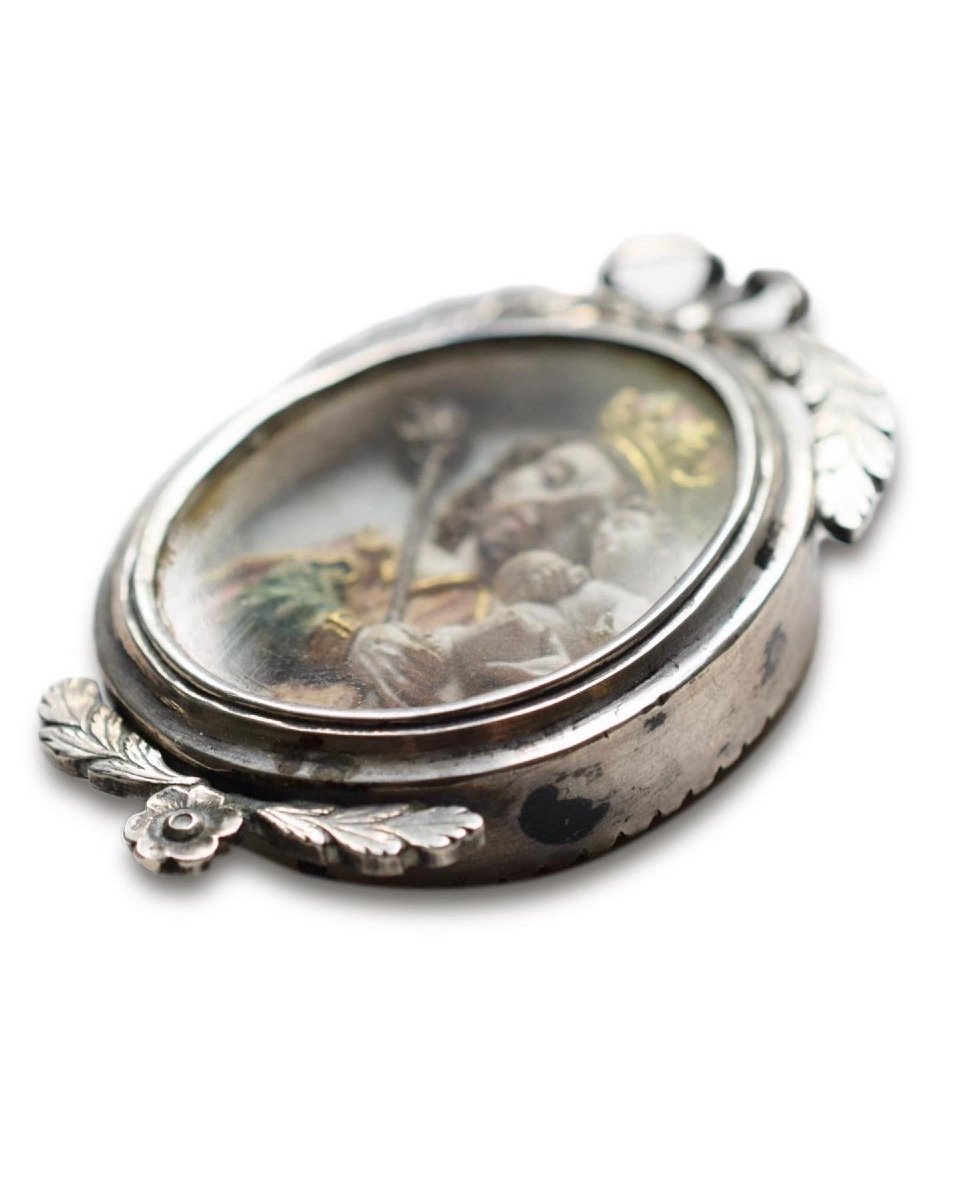 Pendant With A Relief Of Saint Joseph & The Christ Child. Mexican, 18th Century.-photo-4