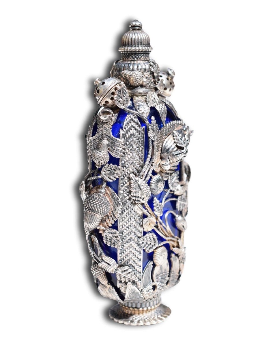 Extraordinaire Flacon De Parfum En Verre Bleu Monté Sur Argent. Allemand, Fin Du XVIIIe Siècle.-photo-3