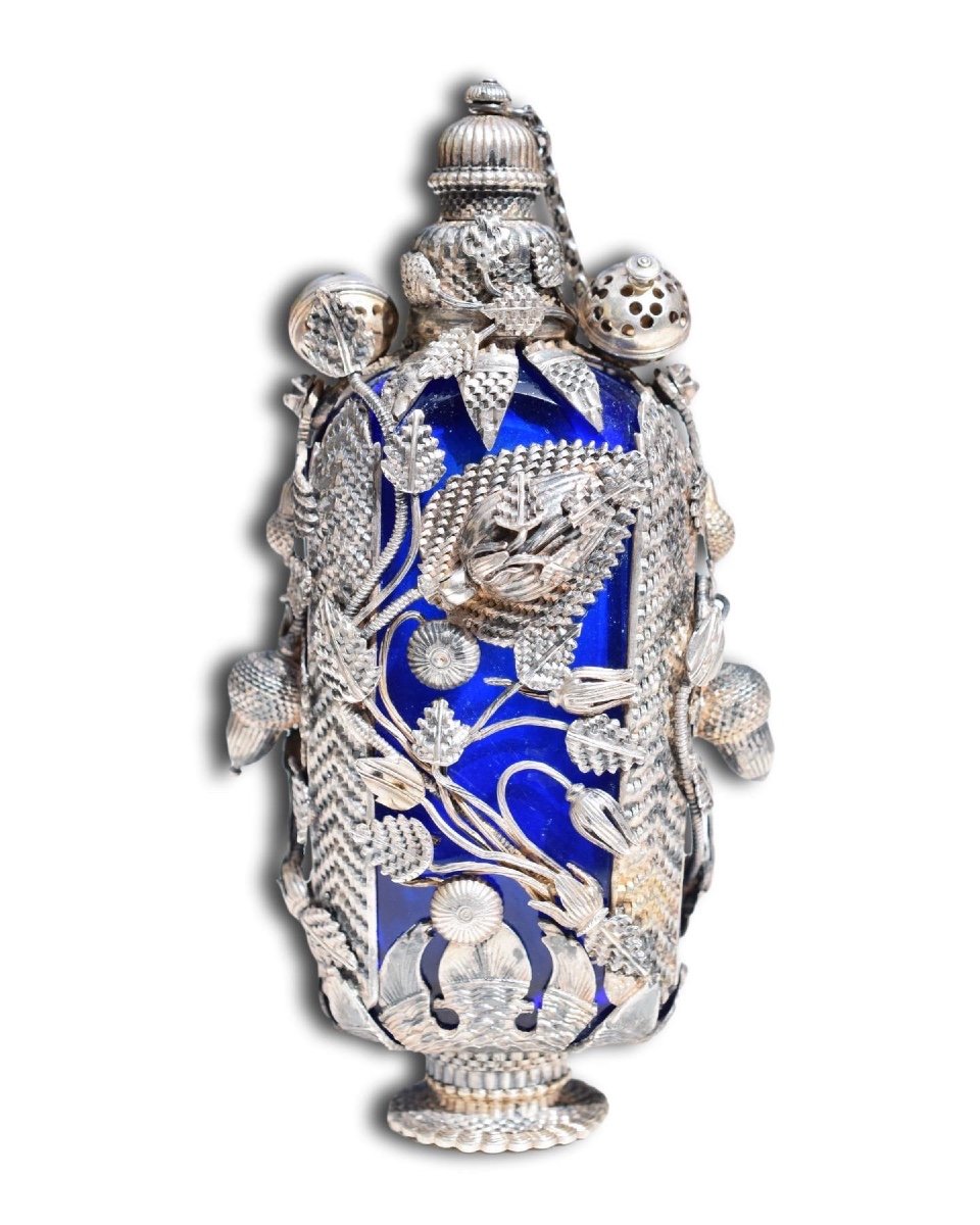 Extraordinaire Flacon De Parfum En Verre Bleu Monté Sur Argent. Allemand, Fin Du XVIIIe Siècle.-photo-5