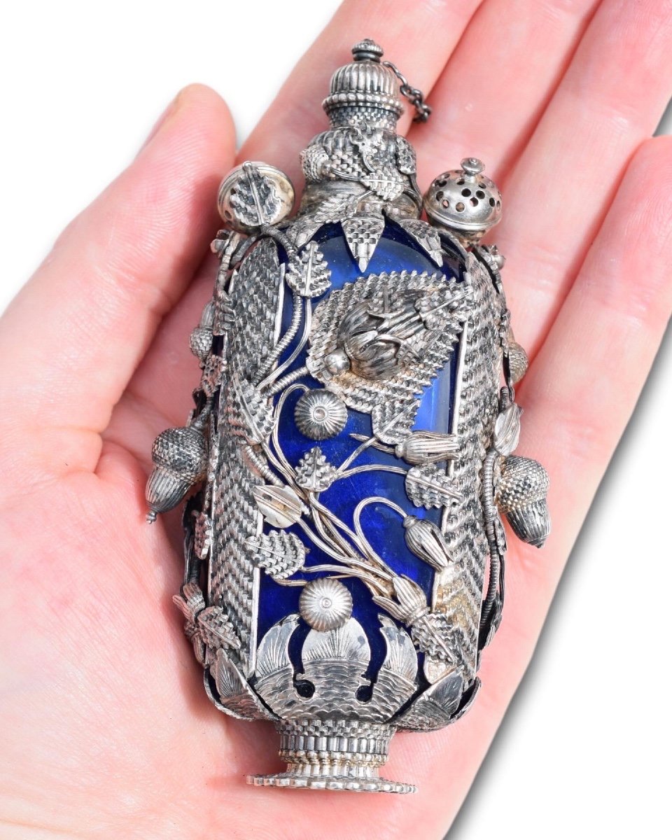 Extraordinaire Flacon De Parfum En Verre Bleu Monté Sur Argent. Allemand, Fin Du XVIIIe Siècle.-photo-8