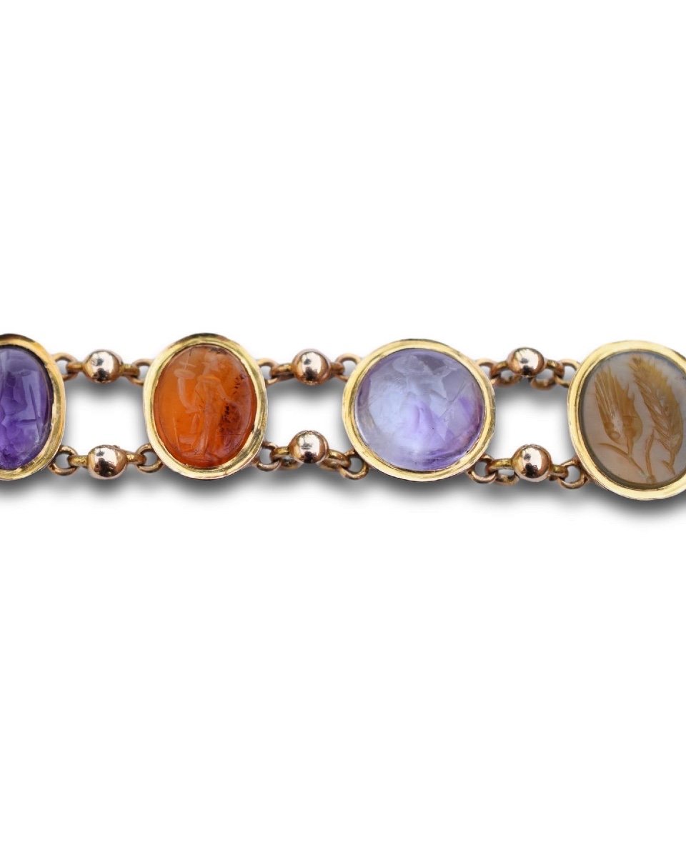 Grand Tour Gold Bracelet With Ancient Roman Hard Stone Intaglios.-photo-2