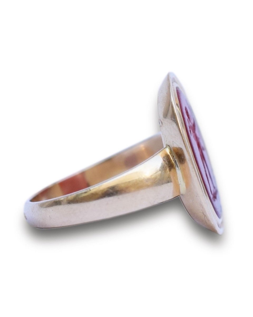Neoclassical Gold Ring With An Intaglio Of Cupid. French, 19th Century.-photo-2