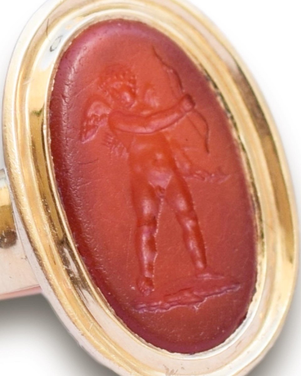 Neoclassical Gold Ring With An Intaglio Of Cupid. French, 19th Century.-photo-2