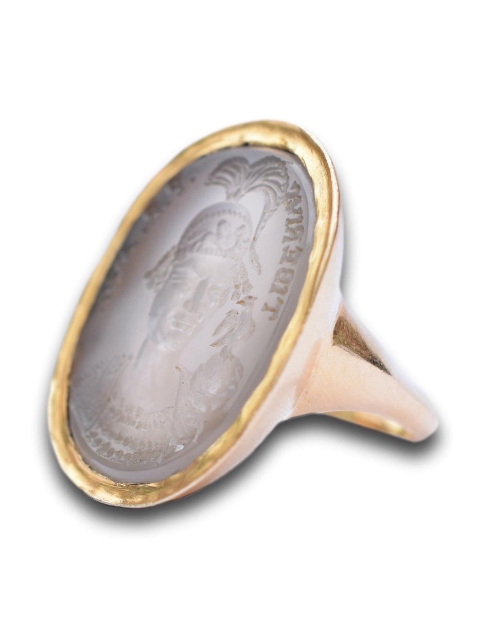 Gold Ring Set With A Chalcedony Intaglio Of Emperor Tiberius III Absimarus.-photo-3