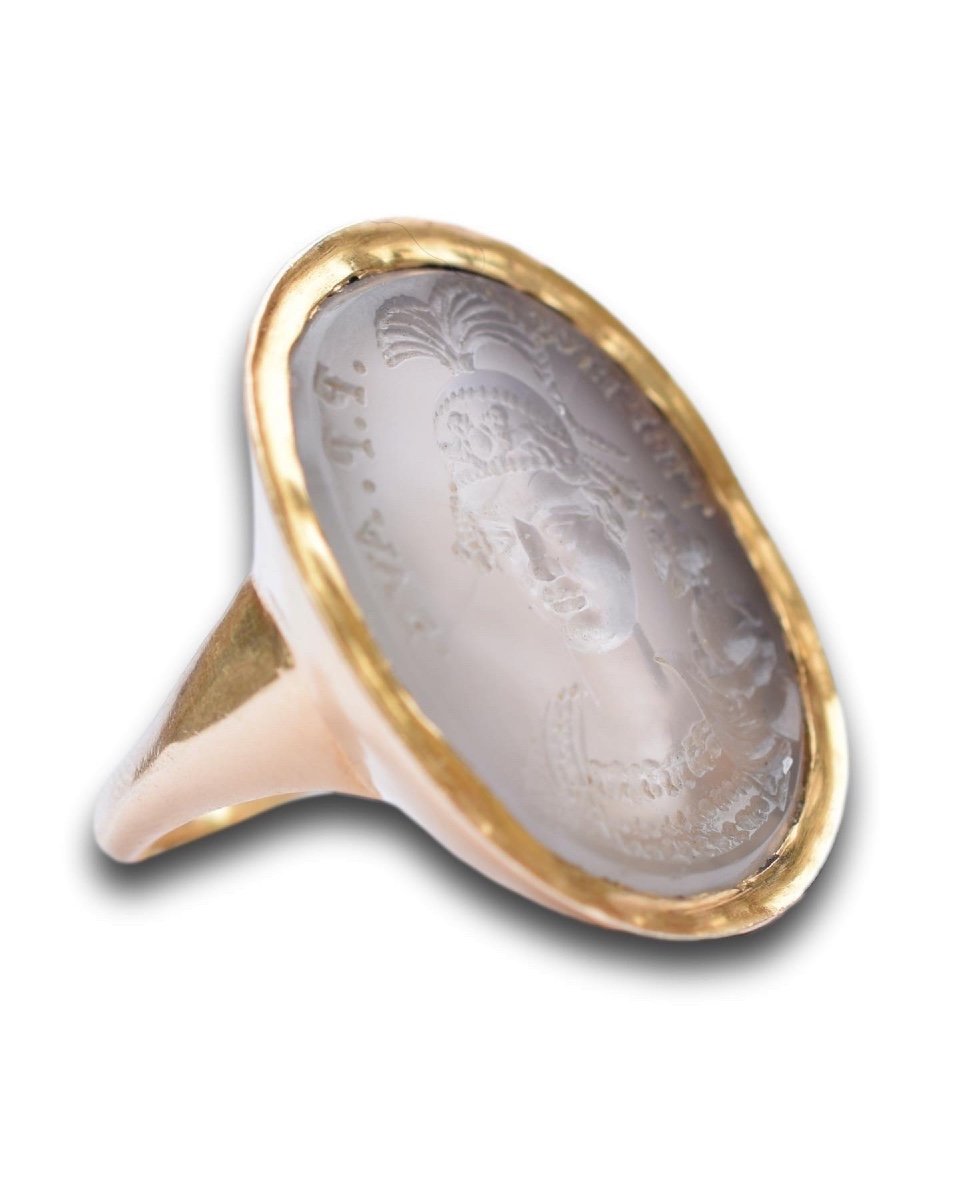 Gold Ring Set With A Chalcedony Intaglio Of Emperor Tiberius III Absimarus.-photo-5